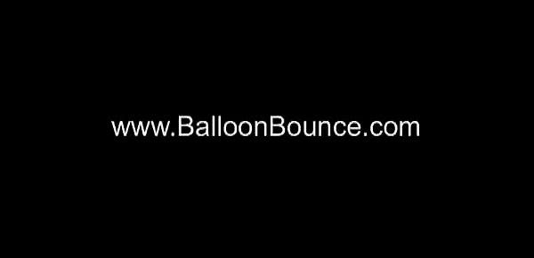  Balloon bounce